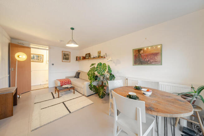 1404830-19-698482...