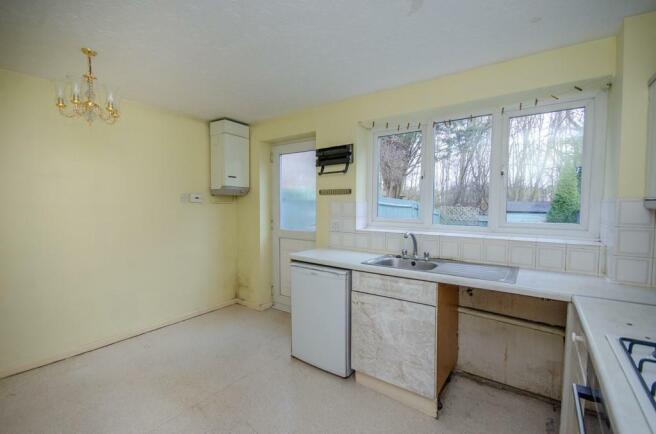 Kitchen pic 2.jpg