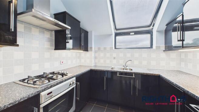 2 bed Apartment for sale Image 4