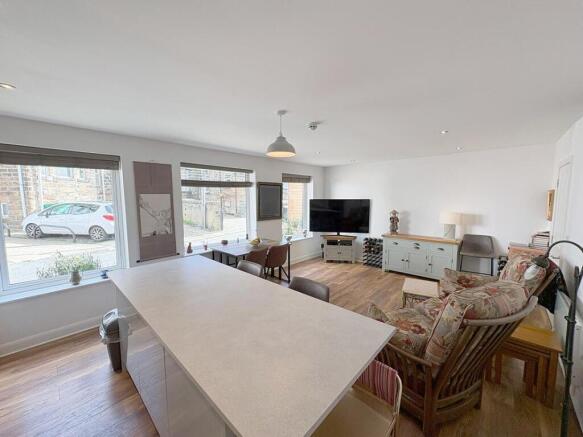 2 bed Flat for sale Image 4