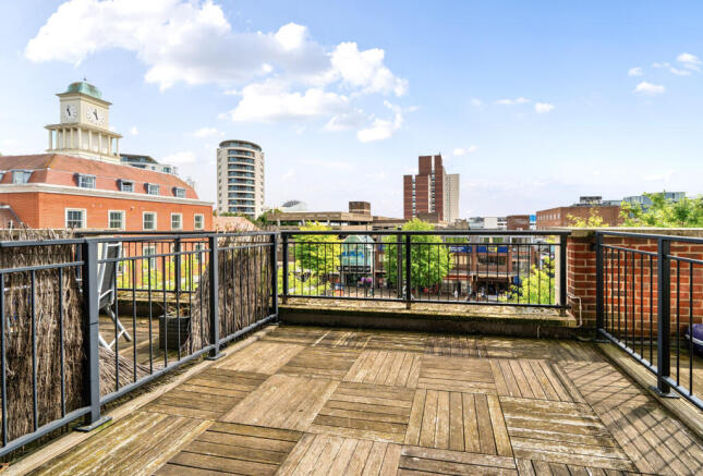 1333727-9-688b799...