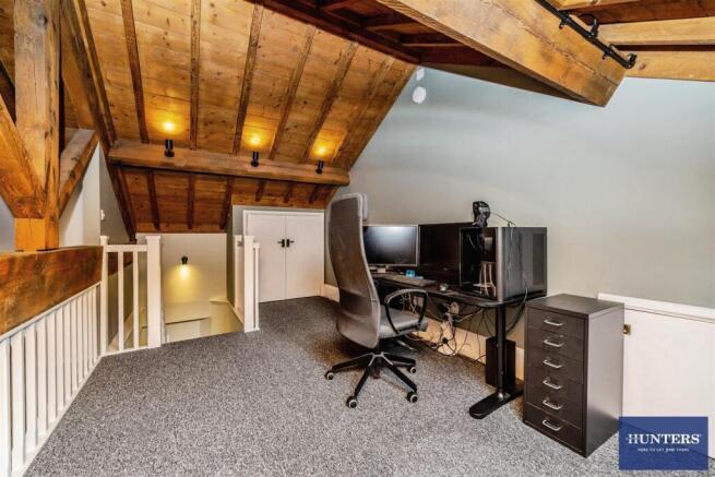 2 bed Penthouse for sale Image 11