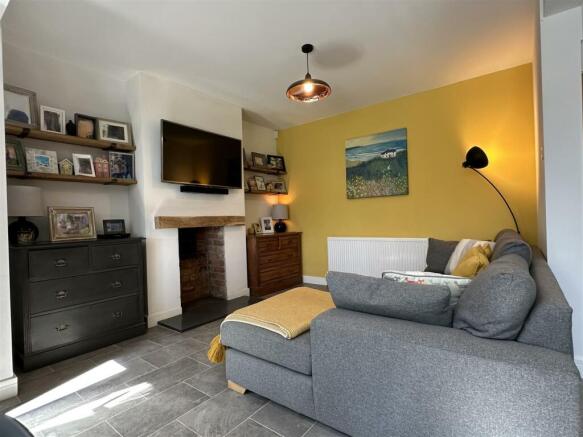 Sitting Room 619