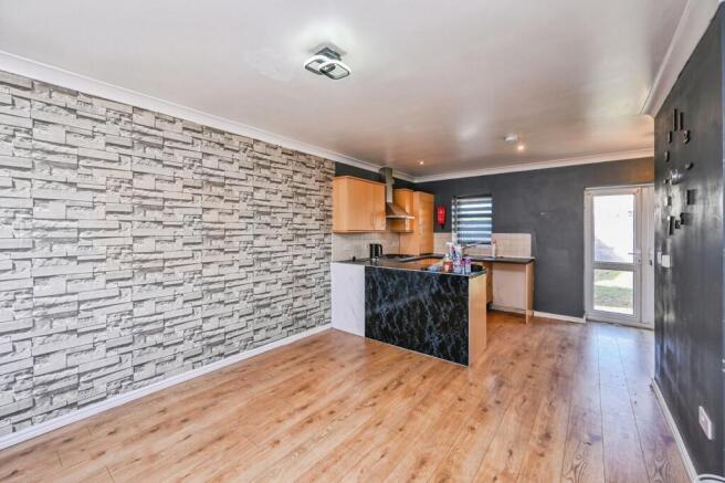Thursby Drive, Kirkby, Liverpool, Merseyside, L32 photo 4