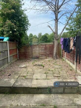 2 bed Terraced to rent Image 4