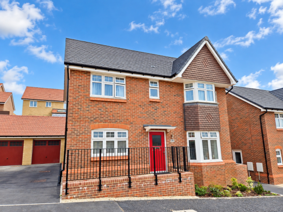 4-bed detached on Panama Gardens, Houghton Regis, Bedfordshire, LU5 6SN, £525,000