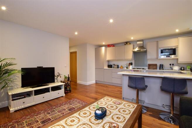 Lounge/Kitchen