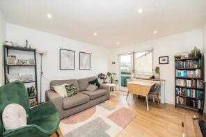 77, Winchester Close, London SE17 3DQ