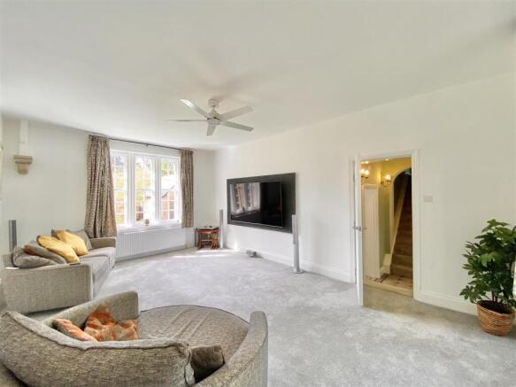 4 bed Detached for sale Image 5