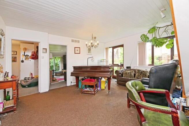 4 bed Detached for sale Image 10
