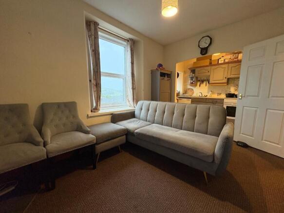 new living room 1.jpg