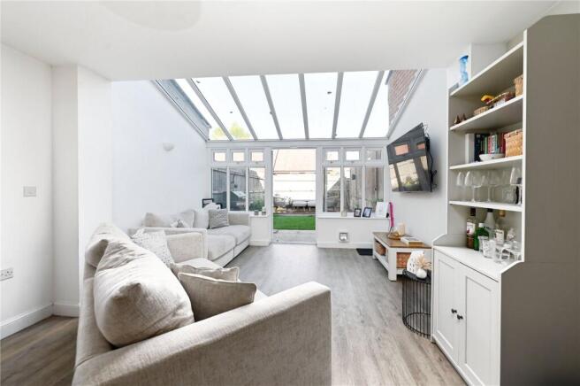Filbert Grove, Hartley Wintney, Hook, Hampshire, RG27 photo 2