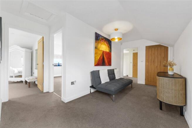 9 bed Detached for sale Image 12