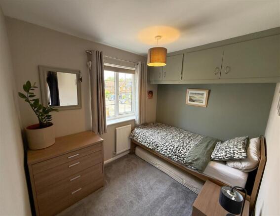 Bedroom 2.JPG