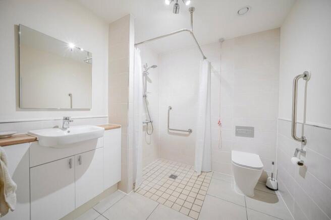 1 bed Apartment to rent Image 9
