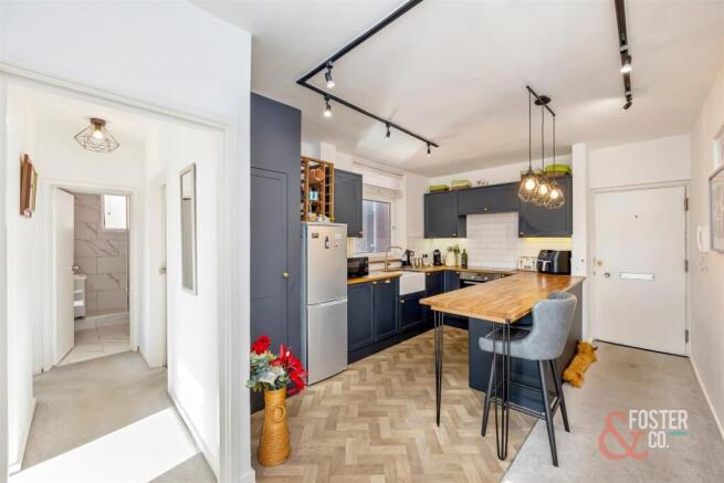 The Drive 68-70, Drive Lodge, Flat 24-016.JPG