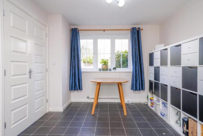 4 bed Detached for sale Image 8