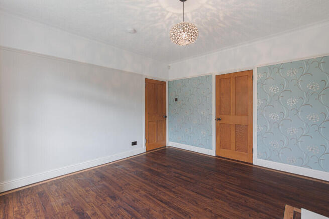 Frontroom2