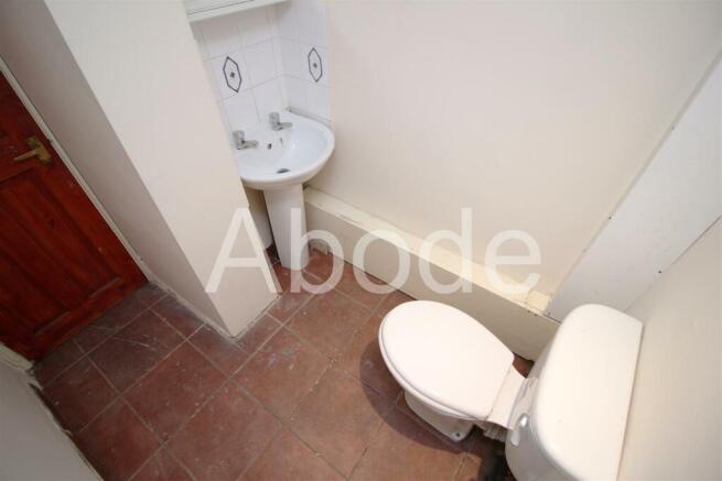 6 bed House to rent Image 6