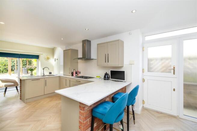 3 bed Barn Conversion for sale Image 8