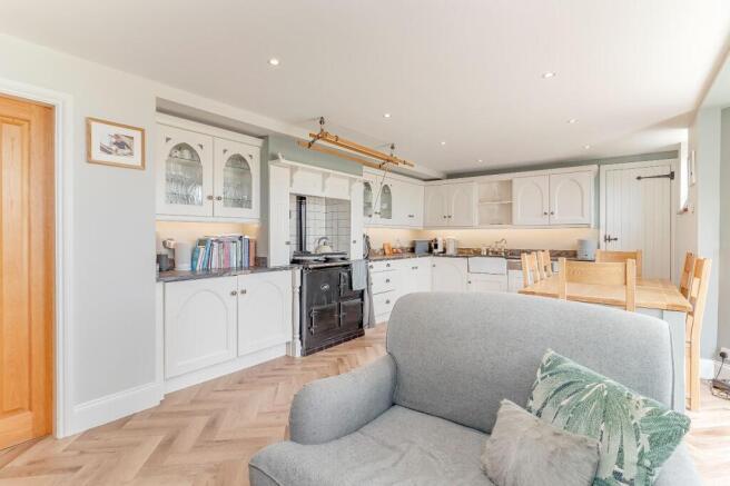 3 bed Detached for sale Image 4