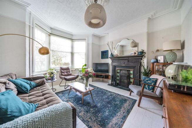 5. LIVING ROOM.jpg