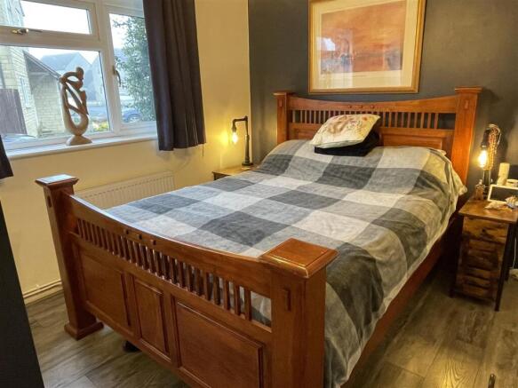 Bedroom 2.JPG