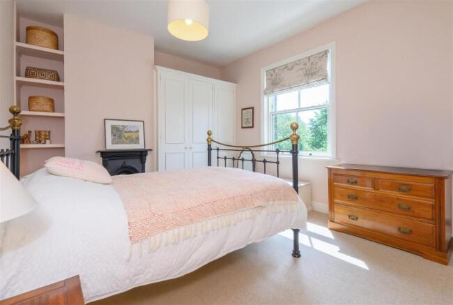 4 bed Terraced for sale Image 11