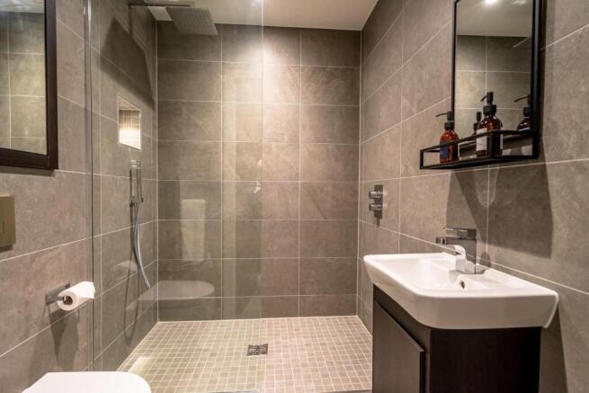 2 bed Apartment for sale Image 12