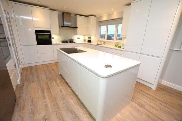 kitchen & breakfast room