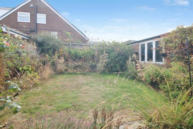 3 bed Semi-Detached Bungalow for sale Image 12
