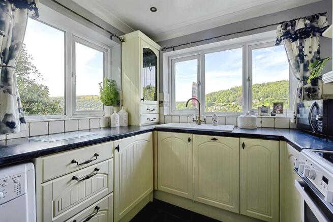 3 bed Detached for sale Image 9