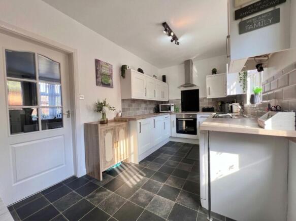 3 bed Terraced for sale Image 9