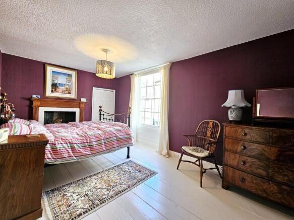 4 bed Terraced for sale Image 9