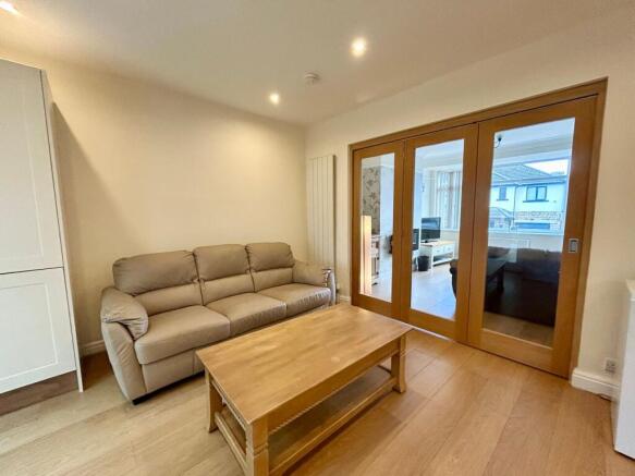 Laburnum Grove, Cross Roads, BD22 photo 4