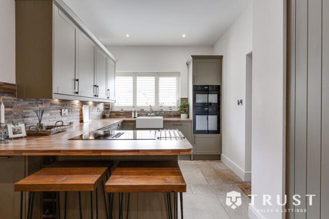 3 bed Terraced for sale Image 12