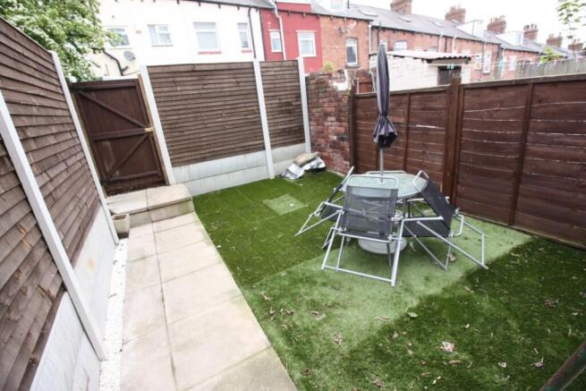 3 bed House to rent Image 4