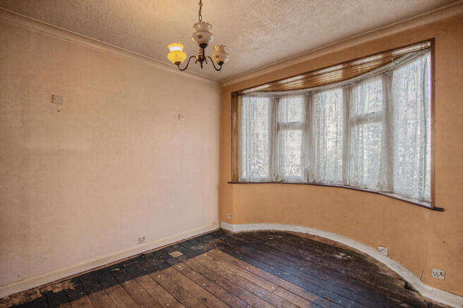 6 Cedar Avenue, Waltham Cross, EN8 8AU