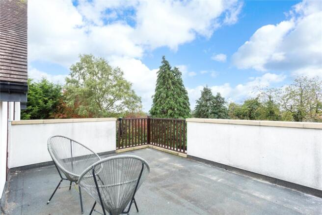 4 bed Detached for sale Image 12