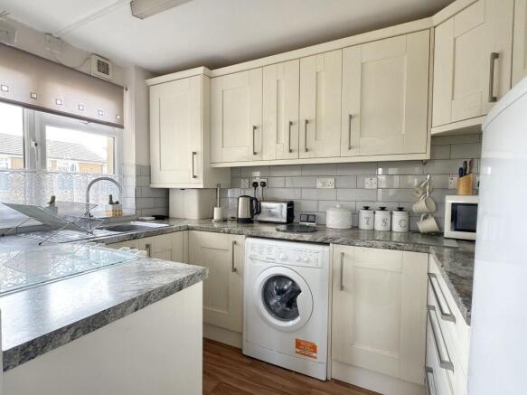 2 bed Flat for sale Image 7