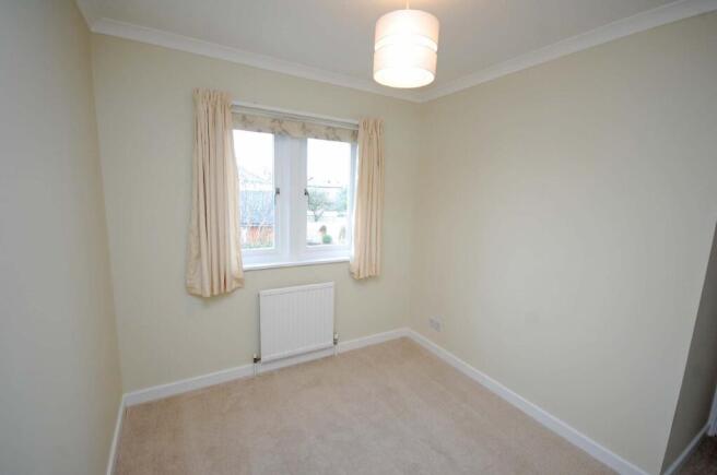 3 bed Semi-Detached to rent Image 9