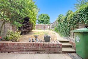 32, Spicersfield, Waltham Cross EN7 6BQ