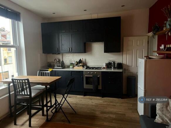 Kitchen / Dinning