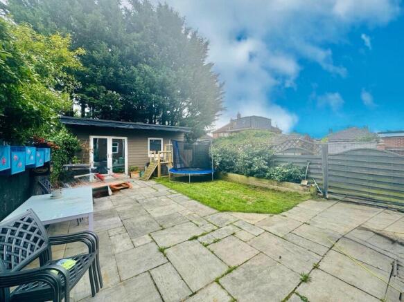 4 bed Semi-Detached for sale Image 4