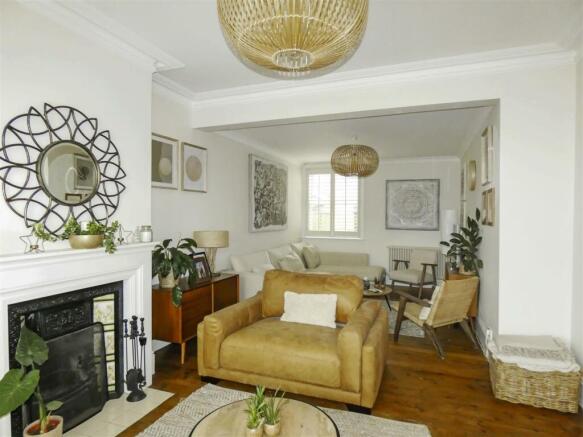 Lounge/Dining Room