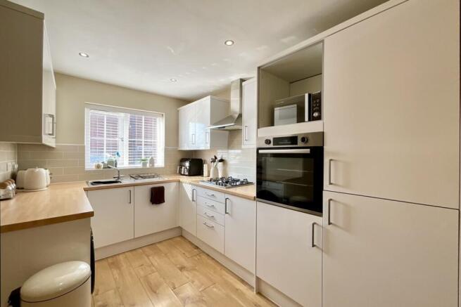 3 bed Semi-Detached for sale Image 7