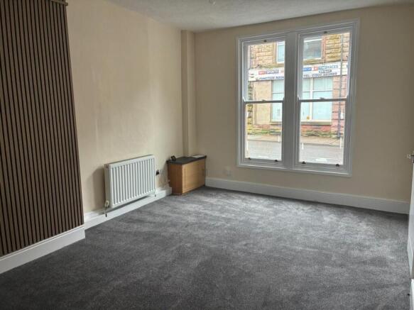 Lounge/dining/kitchen