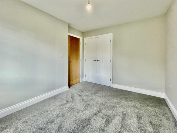 3 bed Semi-Detached to rent Image 10