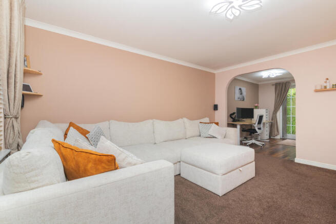 29 sandielands avenue pa8 7bp-3