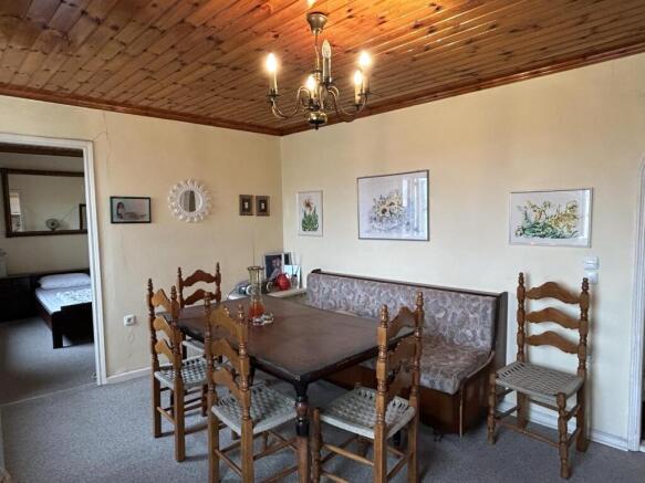 Sitting room to bedroom